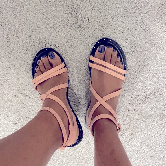 🔴SOLD🔴Strappy Sandals - Picture 6 of 7